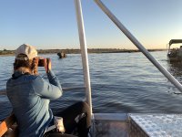Das neue 23-tägige Afrika-Abenteuer nimmt alles mit: von der Pirsch im Etosha-Nationalpark über Bootsfahrten auf den Flüssen Chobe (Foto) und Kwando bis zur Wüstenübernachtung