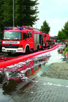 VdS_Löschwasser ALS QUELLE BITTE Feuerwehr Köln ANGEBEN.jpg