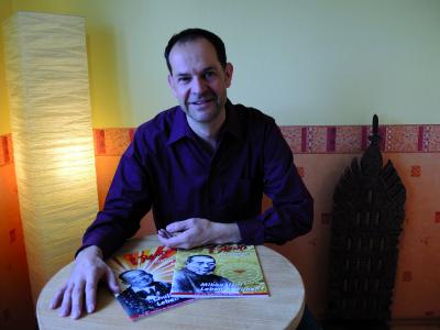 Reiki Lehrer Oliver Drewes stellt sich den "11 Fragen" des Reiki-Magazins.