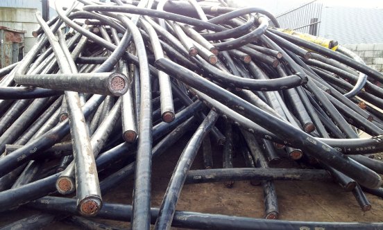 Professionelle Schrottsammler in Solingen.jpg