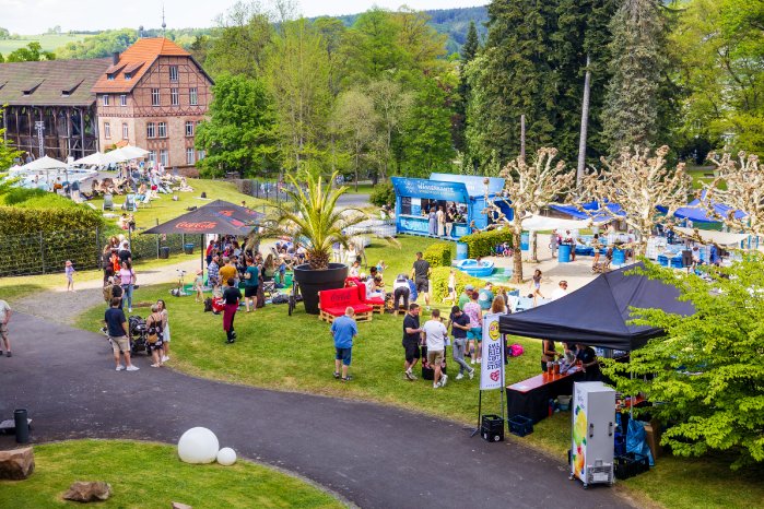 Feiern an der Therme_Claus Jünger.jpg