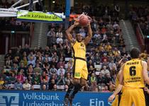 MHP Riesen Sponsorship Karawane