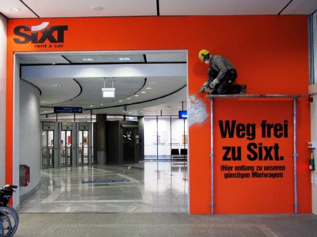Flughafen_Stuttgart_Sixt.jpg