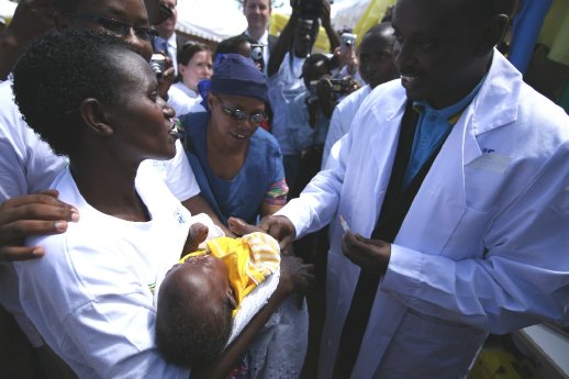 09.04.30 Pneumokokkenimpfung in Ruanda.JPG