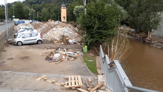 Schutt und Asche nach der Flutkatastrophe in der Eifel.jpg