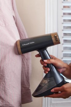 RH_Steam Genie VacuSteam_28550-56_Lifestyle.jpg