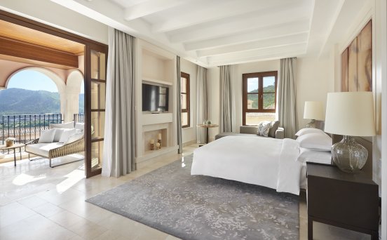 Park Hyatt Mallorca_Zimmer_Presidental Suite_Schlafzimmer.jpg