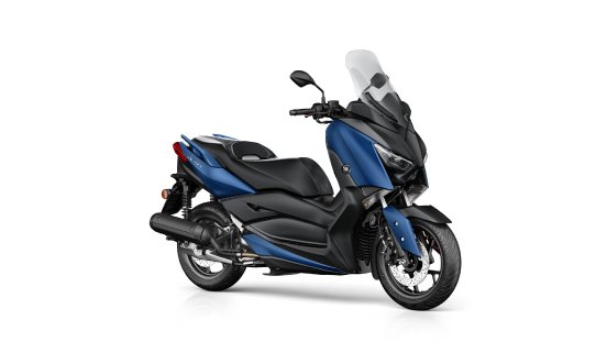 2018-Yamaha-XMAX-125-ABS-EU-Phantom-Blue-Studio-001.jpg