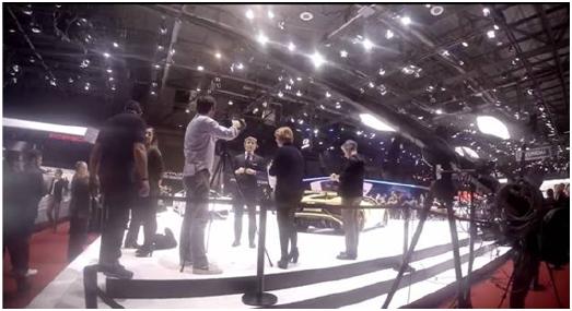 Bei der Satellite-Media-Tour bietet TheNewsMarket Journalisten aus aller Welt Gelegenheit, zum Beispiel auf der IAA Unternehmensrepräsentanten Fragen zu stellen und diese Interviews in ihre Sendungen, Blogs oder Online-Auftritte einzubauen. Foto: TheNewsMarket