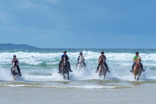 GET-Sprachreisen-Irland-Donegal-Strand-Reiten-Gruppe.jpg