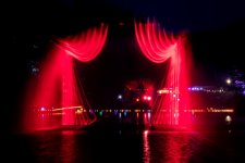 Lasershow beim Lichterfest auf dem Okerteich in Altenau im Oberharz