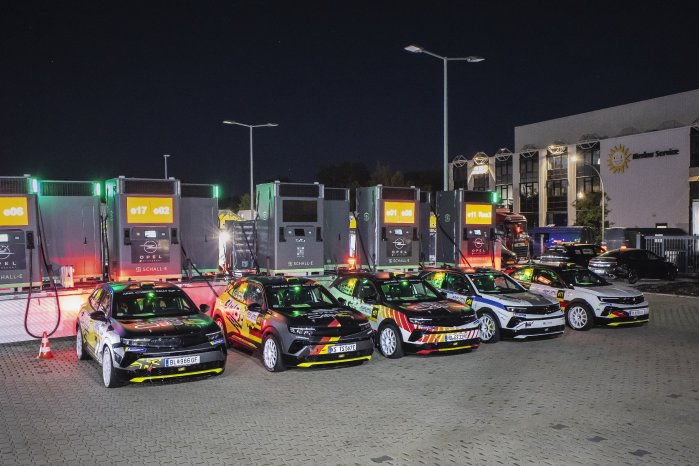 electrifying-premiere-adac-opel-gse-rally-cup-makes-its-debut-at-the-sanremo-rally (4).jpg