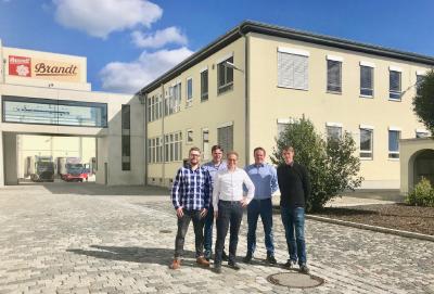 Führungsmannschaft des Brandt-Werks in Landshut: Johannes Oelsner (stellvertretender technischer Leiter), Holger Hornik (Projektingenieur), Marcus Burk (Werkleitung Landshut), Uwe Kammerer (Produktionsleitung) und Markus Boehnke. Foto: obx-news/Brandt