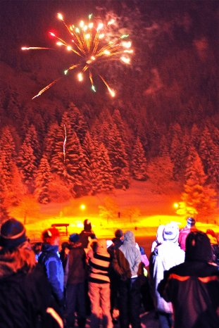 Silvester-Feuerwerk, ChÃ¢tel,Â©Jean-FranÃ§ois Vuarand - ChÃ¢tel Tourisme[1].jpg