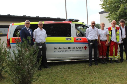 DRK_-neues-NEF-seitlich.JPG
