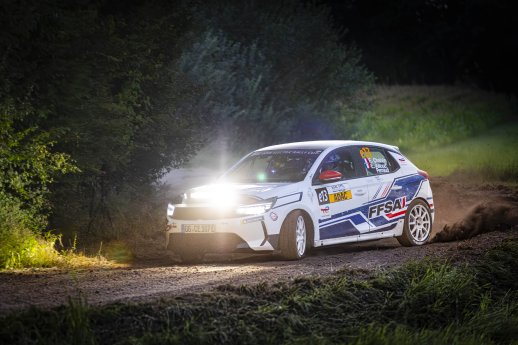 DerBergruftOpelCorsaRallyElectricstartenamFuedesMontBlanc (2).jpg