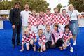 So sehen Sieger aus: Karl-Heinz Riedle und Daniela Pahl Humbert mit den Jungs vom VfB Friedrichshafen als Kroatien, Fotos: Markus Gmeiner