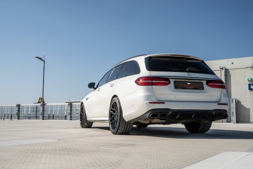 9.Mercedes Benz E Klasse AMG Barracuda Black Polish.jpg