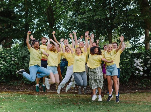 Earlscliffe Summerschool.jfif