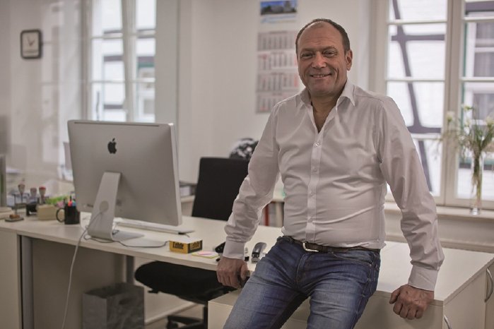 Bernd_Patzke-Schreibtisch.jpg