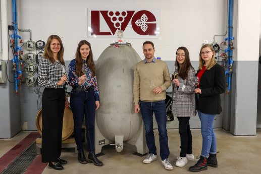 Foto 1. Versuchskeller der LWG_ Foto Rudi Merkl.jpg