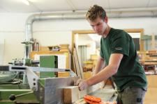 Die Schreinerlehre gehört mit zu den beliebtesten Ausbildungen im Handwerk