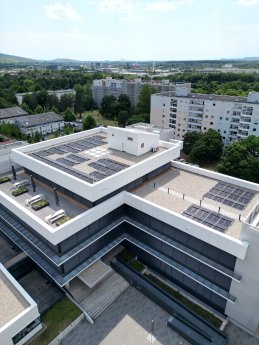 PV-Baustelle an der Evangelischen Hochschule Freiburg_kl.jpg