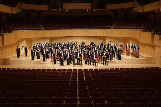 Philharmoniker_tutti_0311_++_Hartwig_Attila_2023.jpg