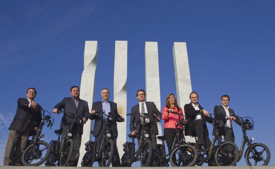 Katalonische Präsidentschaftskandidaten auf TranzX EAGLE E-Bike.jpg