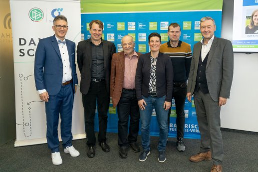 Bayerische Gewinner_v.L.n.r Sven Laumer, Michael Oschmann,Ludwig Bauer, Iris Spitaler, Tobias Bu.jpg