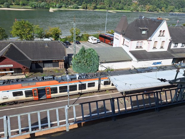 assmannshausen_bahnhof.jpg