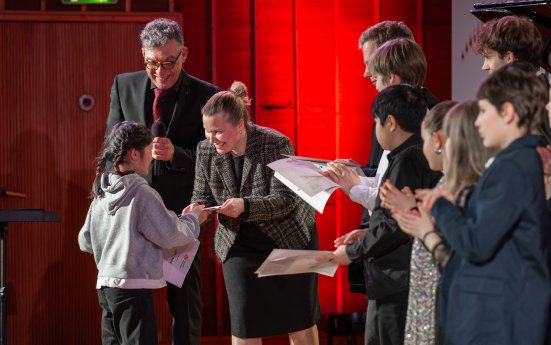 Sparkassen-Vorständin Dr. Sonja Kastin ehrt Preisträger_innen des Landes Bremen (2).jpg