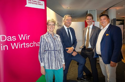 ParlamentarischerAbendNRW2025_BQ_MelanieZaninFotografie(61) kl.jpg