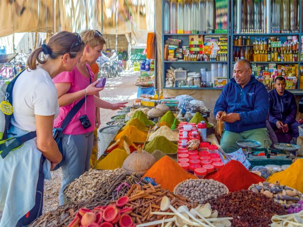 Marokko-gewuerzmarkt-wikinger-reisen-honorarfrei.jpg