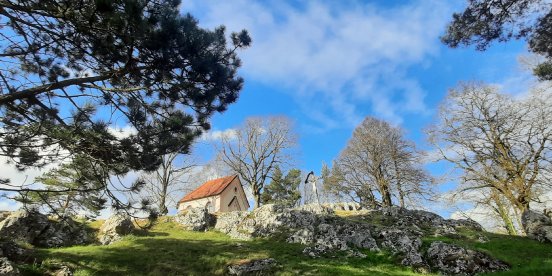 Kapelle_auf_dem_Kalvarienberg_Seel.jpg