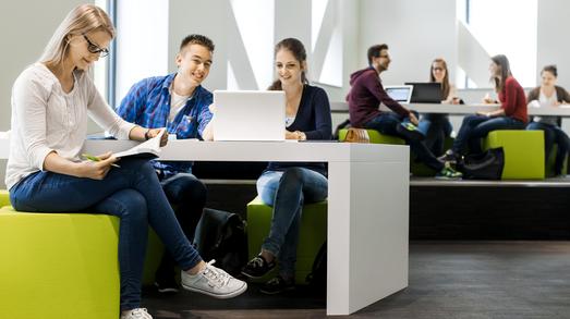 Spitzengruppe für die Pflege- und Informatik-Studiengänge der Hochschule Osnabrück: Studierende loben beim CHE-Hochschulranking unter anderem die moderne Raumausstattung sowie den Praxisbezug