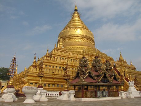 Karawane_Kuthodaw_Pagode.jpg