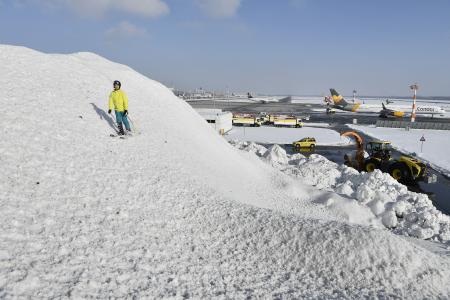 "Ski und Rodel gut" - ganz neue Perspektiven am Flughafen München / Foto: Alex Tino Friedel / Copyright: Flughafen München GmbH, Unternehmenskommunikation