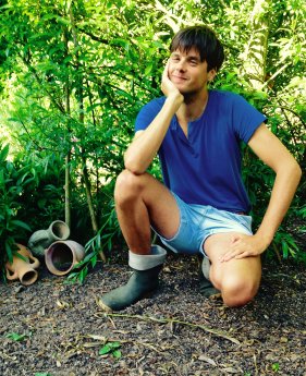 PRESSE-FOTO. Sebastian Polmans im Garten_media.jpg
