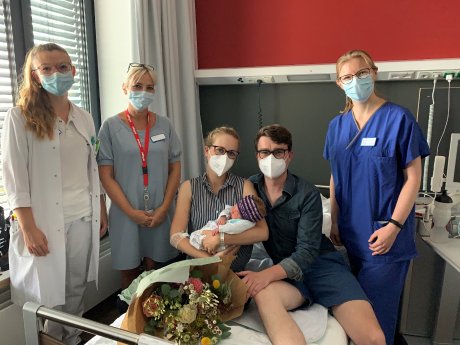 Team Geburtshilfe Baby 1500.jpg