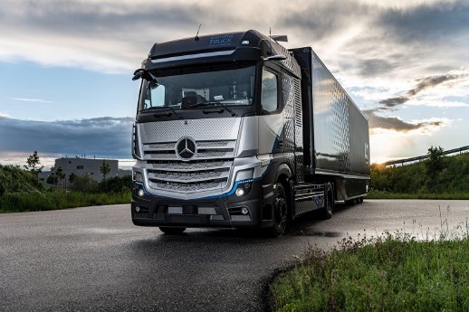 Mercedes-Benz_Trucks_GenH2_Truck_2021_Silver_color_605466_1280x853.jpg