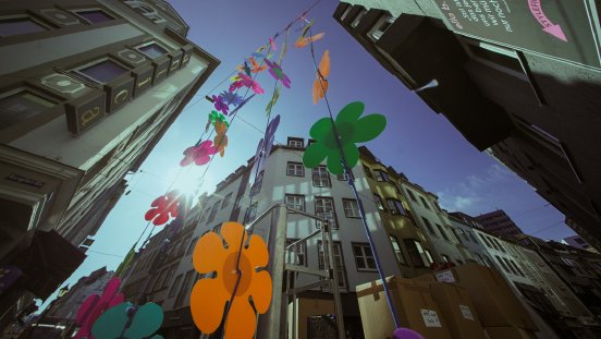 KoblenzStadtmarketing_Blumengirlande (1).jpg