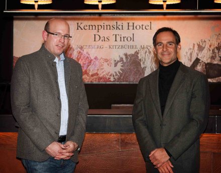 Kempinski Hotel Das Tirol_Henning Reichel mit Rupert Simoner.jpg