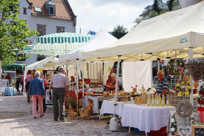 PM_1_Am 28. Juni lädt Bad Herrenalb zum Naturparkmarkt ein.JPG