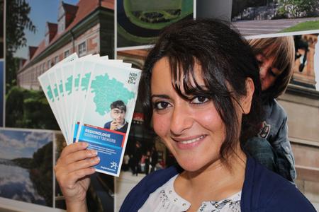 Emine Cünedioglu, Referentin für politische Bildung, ruft zum Ideenwettbewerb für "Regionologie" auf