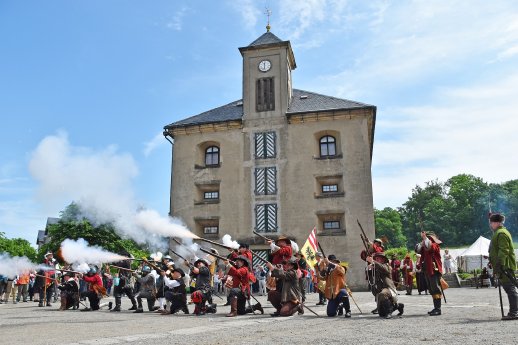 Musketiere vor der Magdalenenburg_Festung Königstein_copyright_Festung Königstein.jpg
