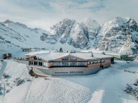 panorama_restaurant_kreuzjoch_schlick2000_credit_thorben_jureczko.jpg