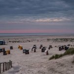 Am 15. Oktober endet auf Juist die Badesaison. Das bedeutet: Strandkörbe, Spielplätze und Rettungstürme verschwinden, weil die Insel sich auf die Kraft der Winterstürme vorbereitet