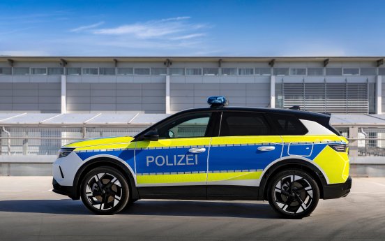 Top-SUVfrdenPolizeidienstMitdemOpelGrandlandaufStreife (5).jpg