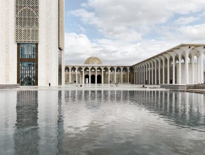 Un minaret conçu en Allemagne : A Alger, la troisième plus grande mosquée du monde ouvre ses portes, pour la première prière collective